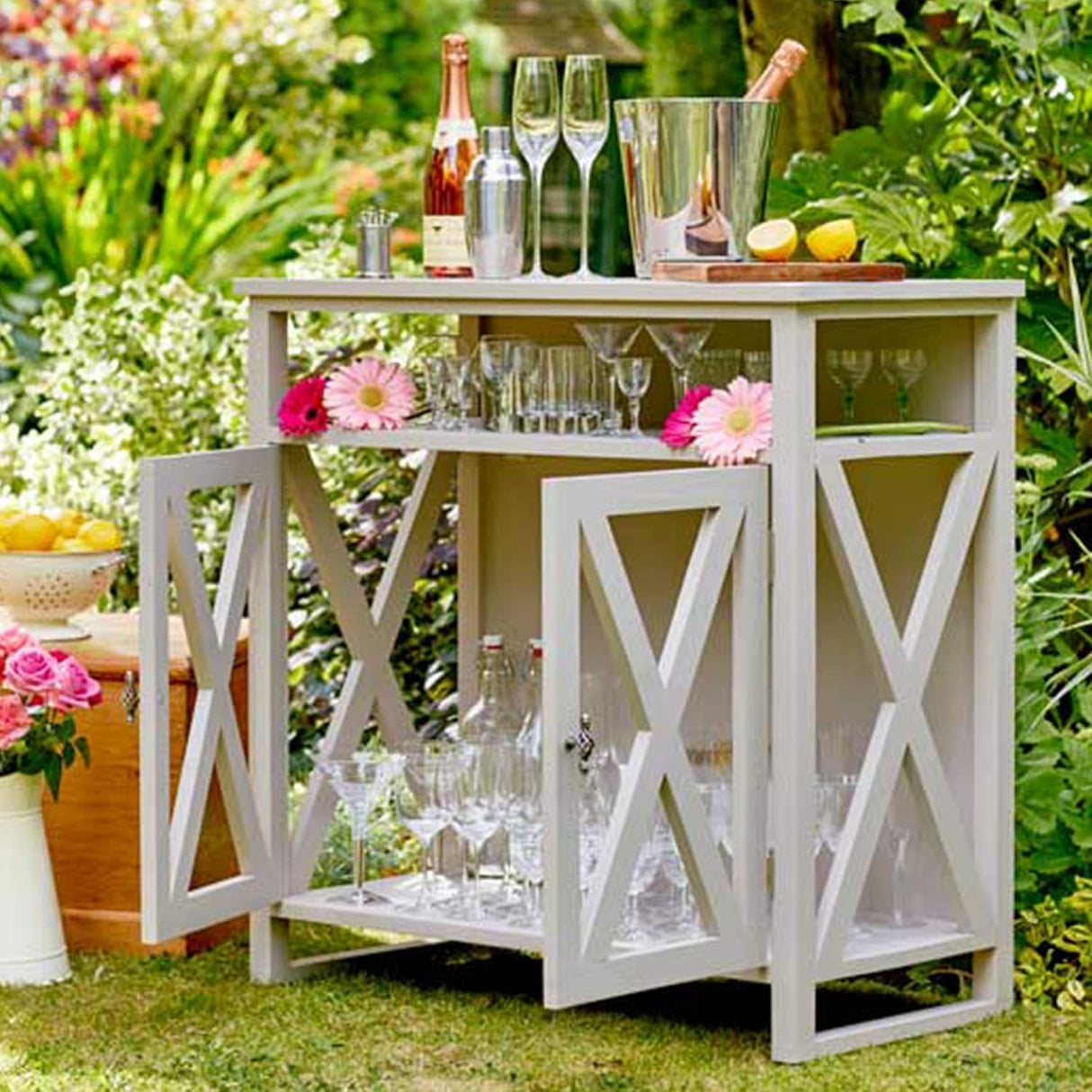 Cuprinol Garden Shades in Pale Jasmine - Suitable for Wood and Stone 2.5L