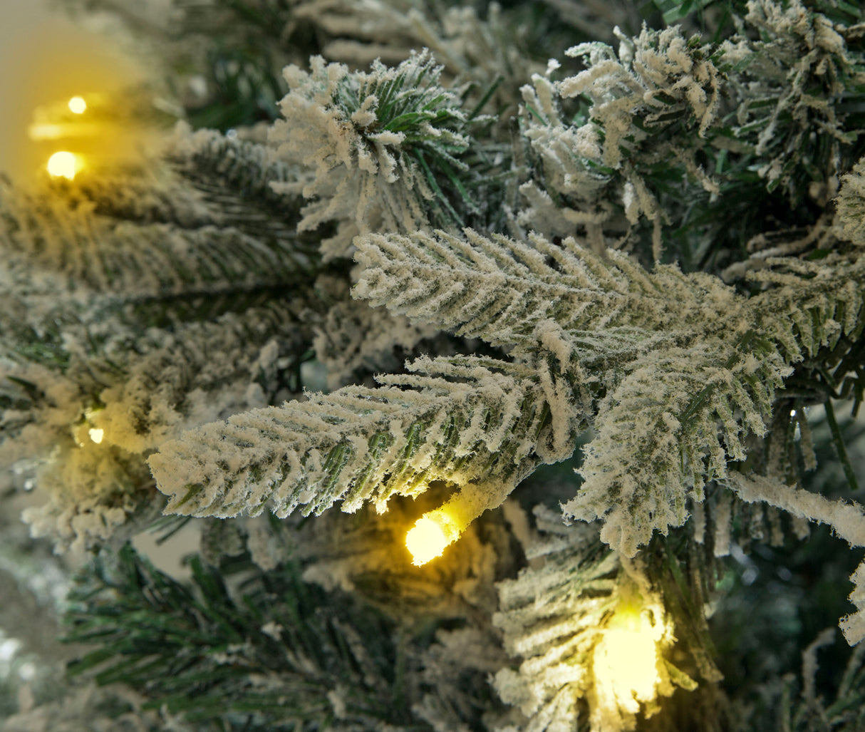 Lapland Fir Pre- Lit Christmas Tree 4ft/120cm - Warm White LEDs