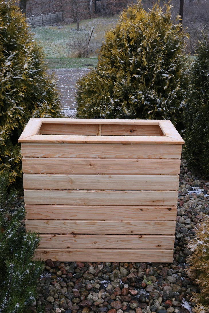 Shire Pia Larch Planter