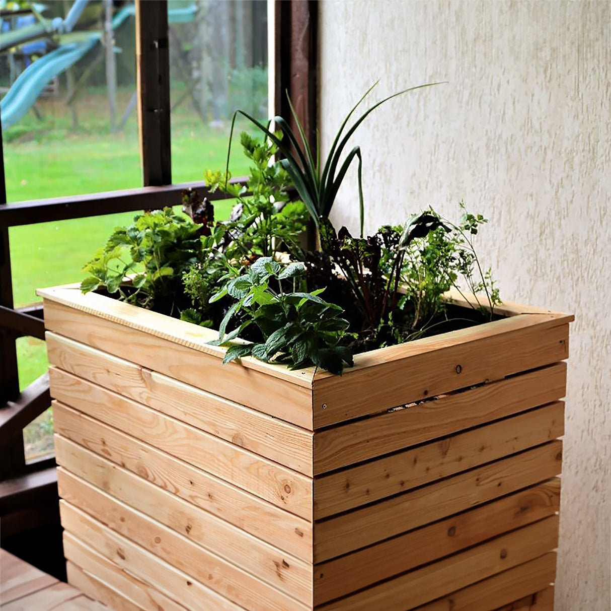 Shire Irena Larch Planter