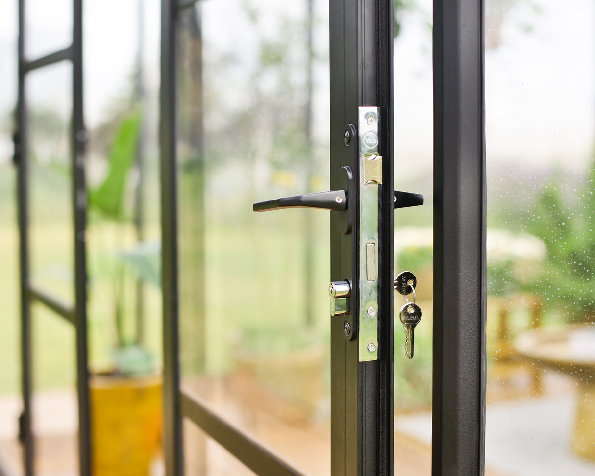 Triomphe 13' x 15' Greenhouse - Black Aluminium Frame & Clear Polycarbonate Panels
