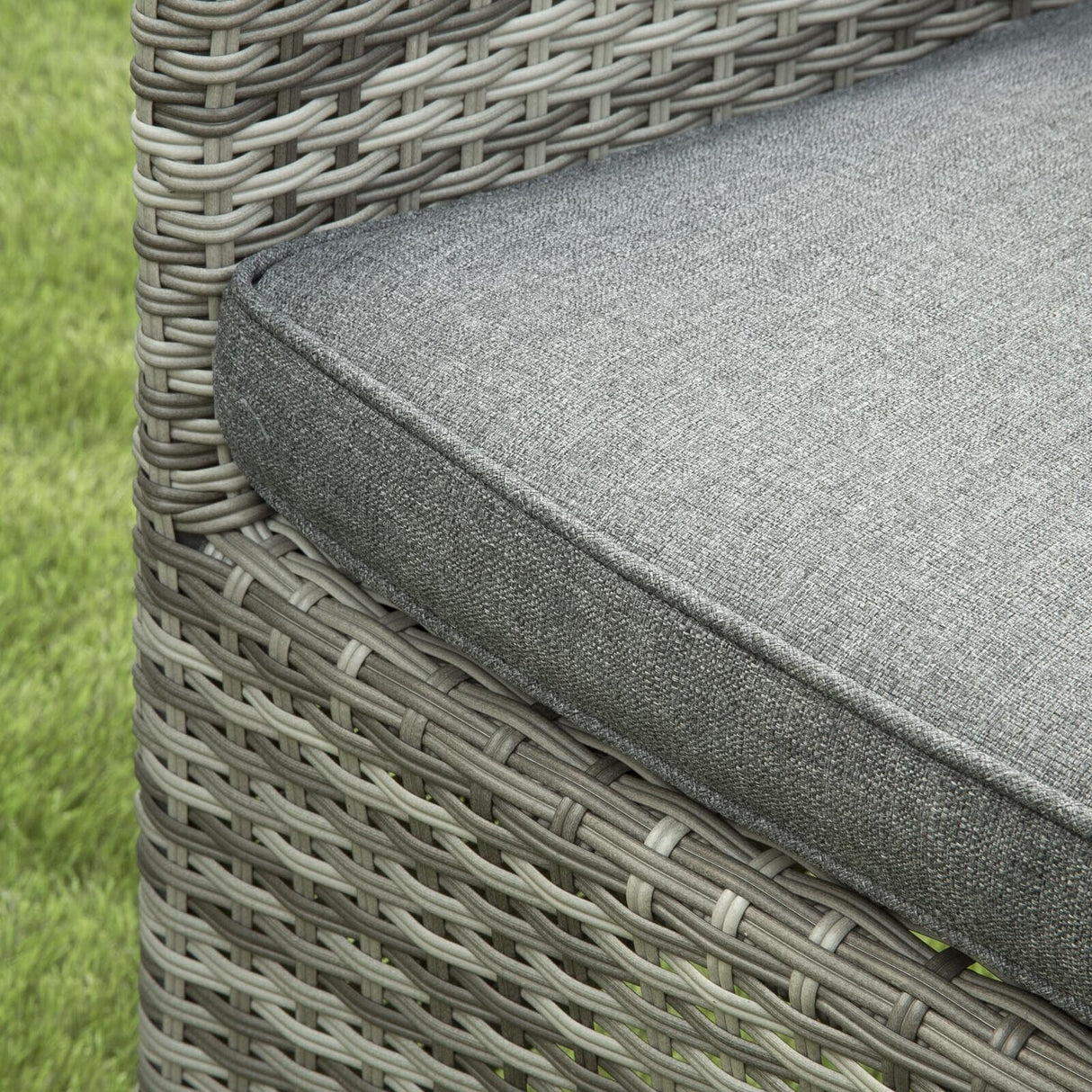 Sarasota 4 Seat Round Dining Set in Grey