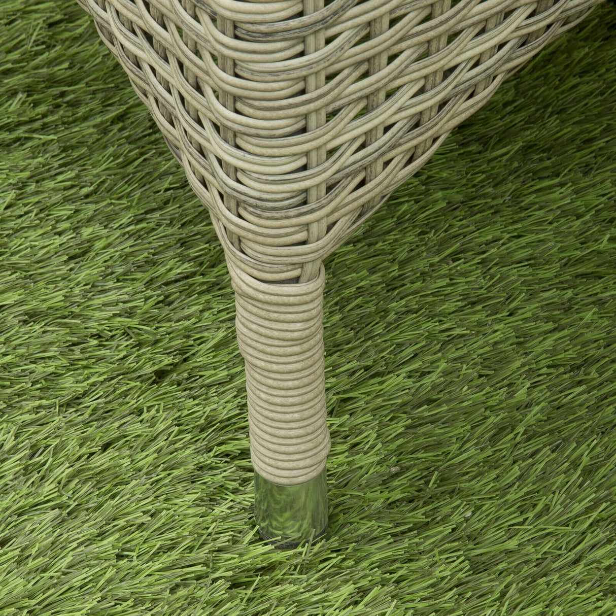 Sarasota 4 Seat Round Dining Set in Natural