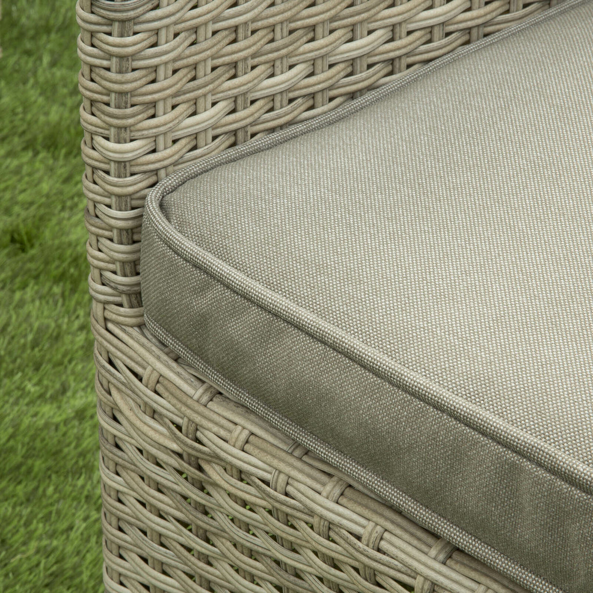 Sarasota 6 Seat Rectangular Dining Set in Natural