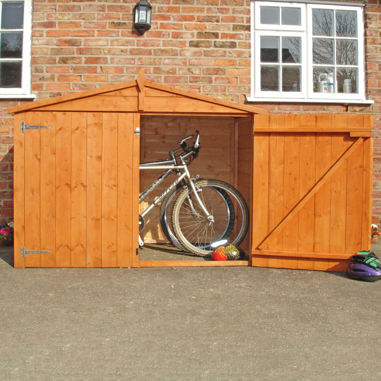 Shire Apex Bike Store Shiplap with floor