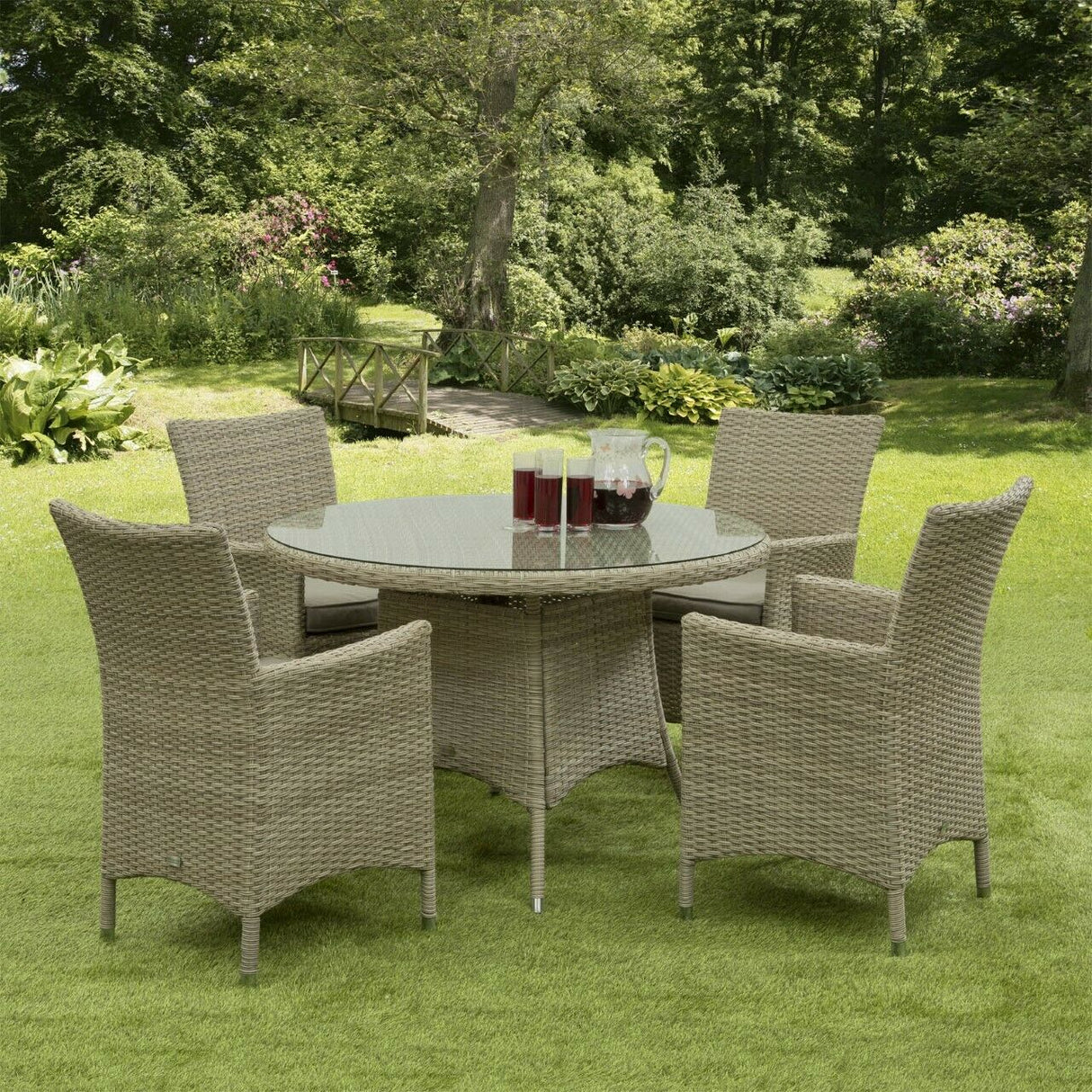 Sarasota 4 Seat Round Dining Set in Natural