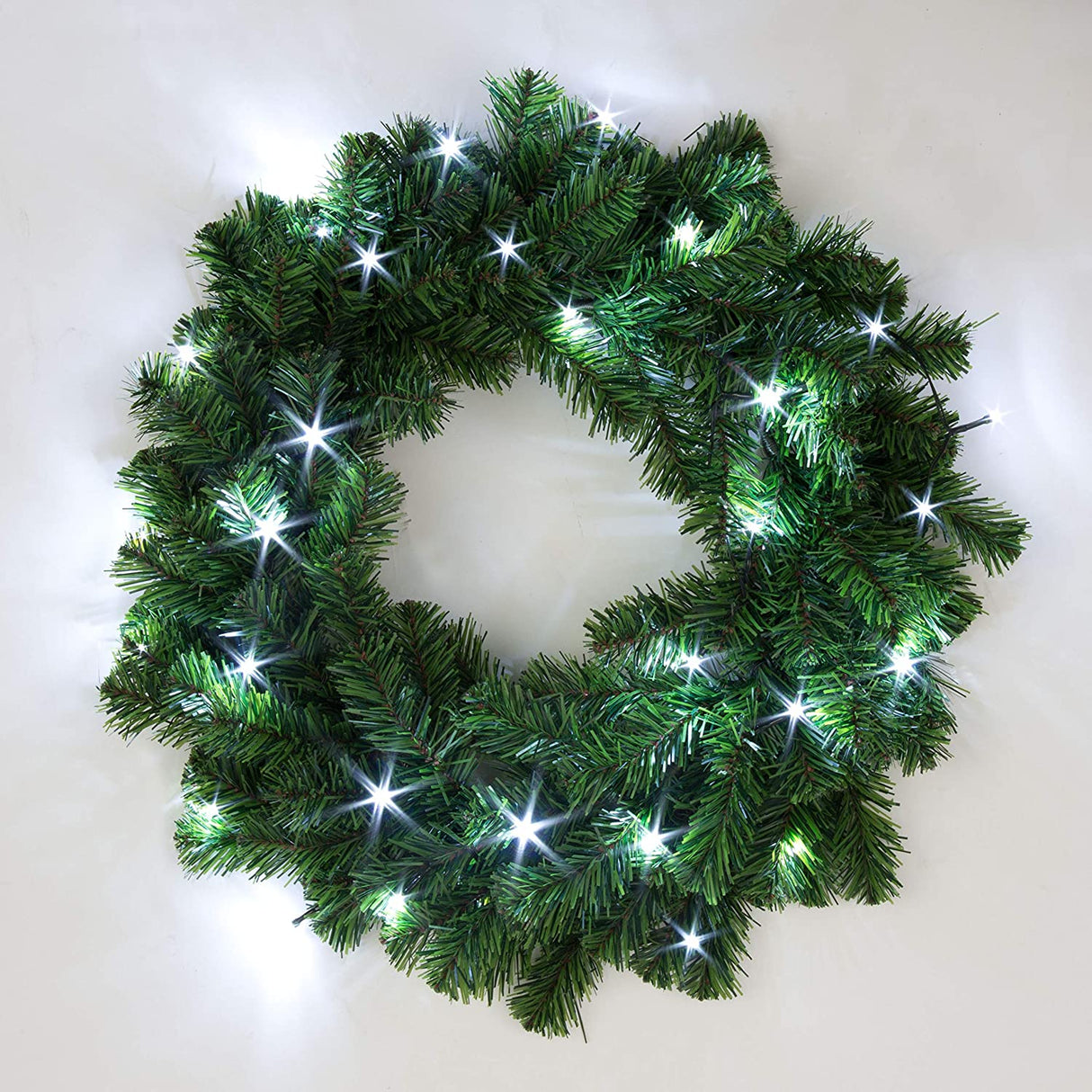 55cm Pre-Lit Green Christmas Wreath Alaskan Pine Ice White