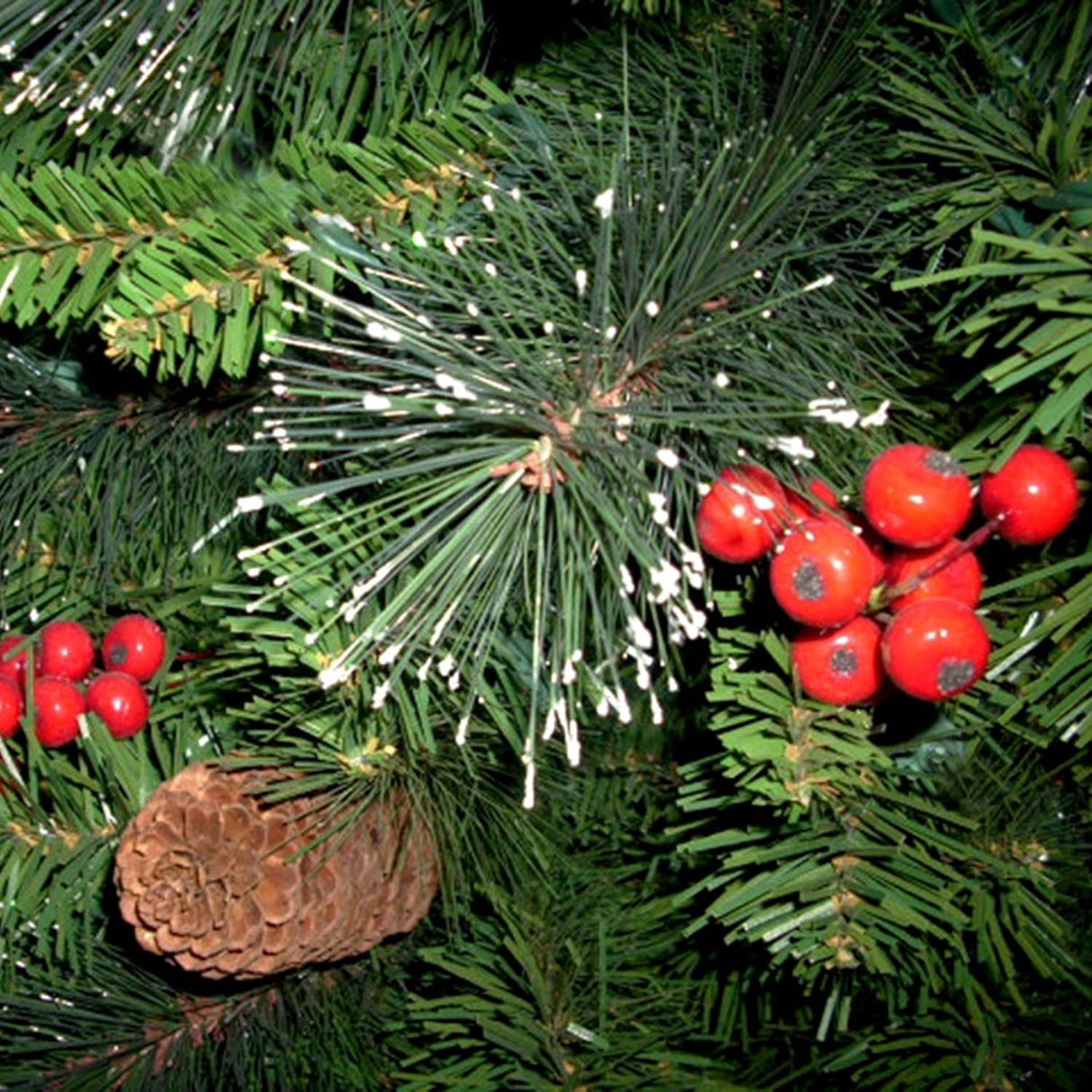 Crestwood Spruce Wreath, 76.2 cm