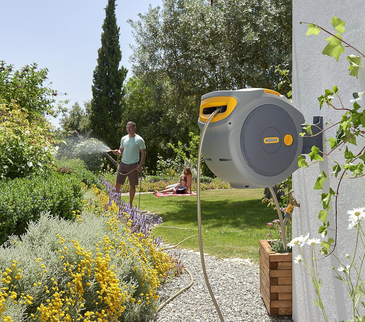 Hozelock Auto Reel 20m Wall-Mounted Hose Reel