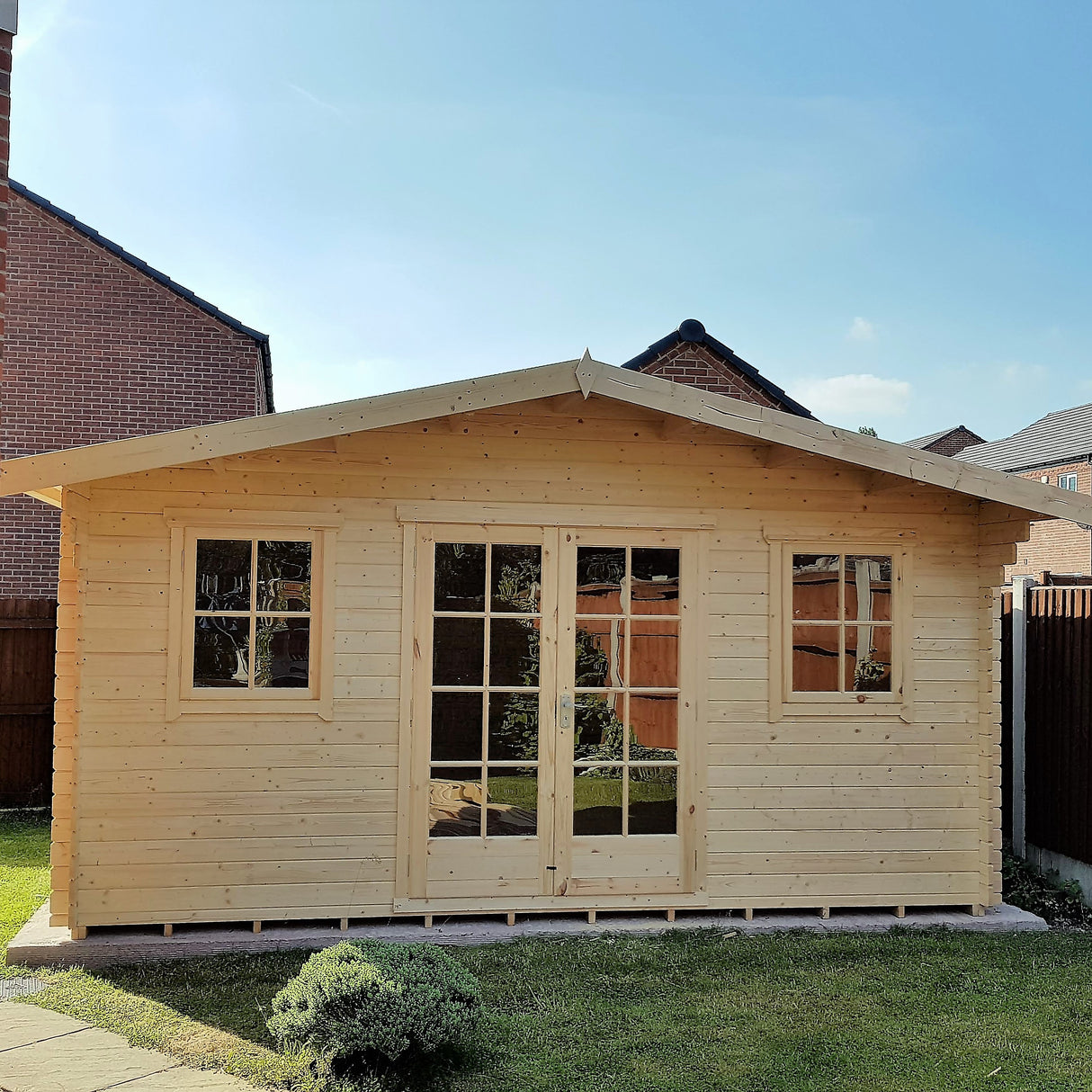 Shire Clipstone 12x10 Log Cabin