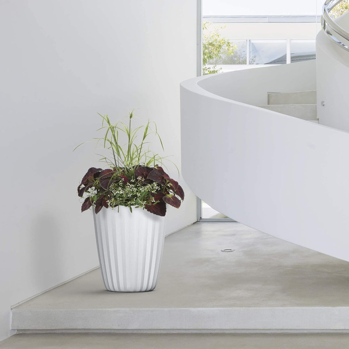 Crescent Garden Pleat Planter 15" Olive
